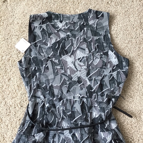 NWT Belted Graphic Dress - Picture 4 of 6